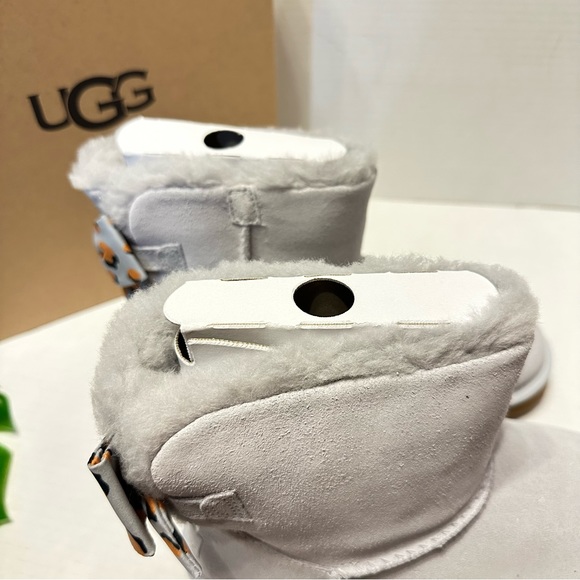 UGG Bailey Bow Retro Spot Boots Grey NEW - Picture 2 of 11